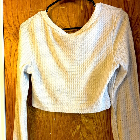 Black and White Long Sleeve Crop Tops - Picture 3 of 5